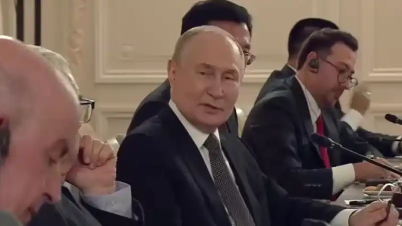 Два берега одной реки: Путин о союзнических связях России и Казахстана Уральске