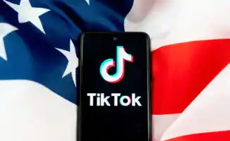 Трамп продлевает танец с TikTok: время на покупку как в игре в прятки