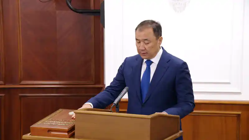 Нурлан Сауранбаев официально вступил в должность министра транспорта, принес присягу на заседании правительства 1 июля Уральске