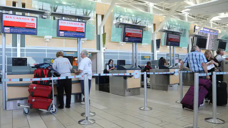 Канадское правительство разрубило узел забастовки: бортпроводники Air Canada возвращаются к небесным обязанностям под приказом Министра труда Уральске