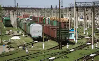 Уровень износа железнодорожной сети в Казахстане превышает 50%, что вызывает серьезные опасения у министра транспорта Нурлана Сауранбаева.