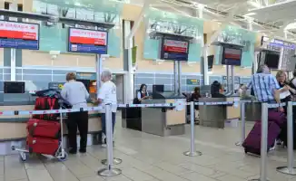 Канадское правительство разрубило узел забастовки: бортпроводники Air Canada возвращаются к небесным обязанностям под приказом Министра труда