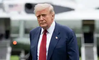 Трамп вылетает на Аляску для встречи с Путиным