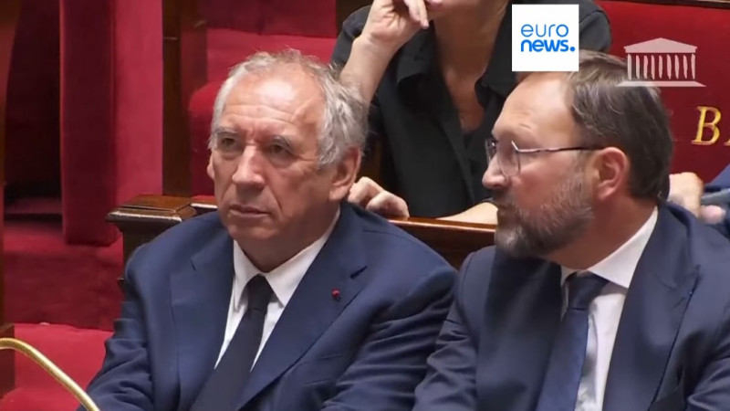 Франция: Премьер-министр Франсуа Байру уходит в отставку Уральске