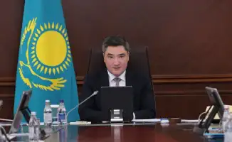 Премьер-министр Олжас Бектенов покинул заседание правительства после неожиданного звонка на телефон правительственной связи.