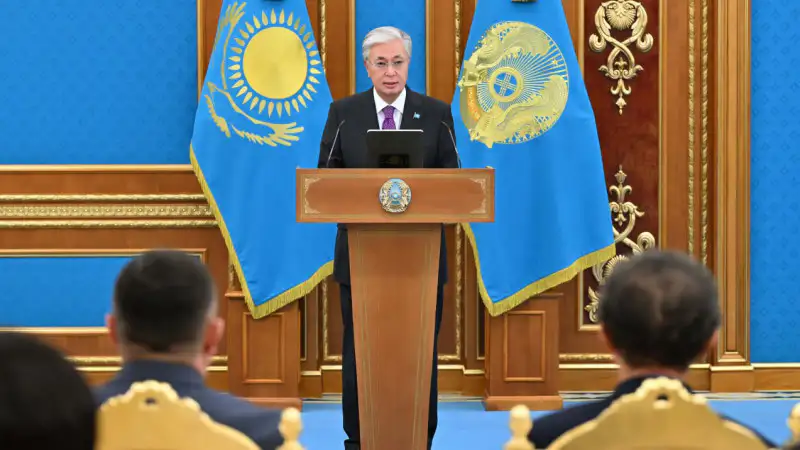 Президент Казахстана Касым-Жомарт Токаев поздравил учителей с наступающим праздником, отметив их важную роль в воспитании подрастающего поколения и развитии общества. Поздравление было передано через официальный источник Акорда. Уральске