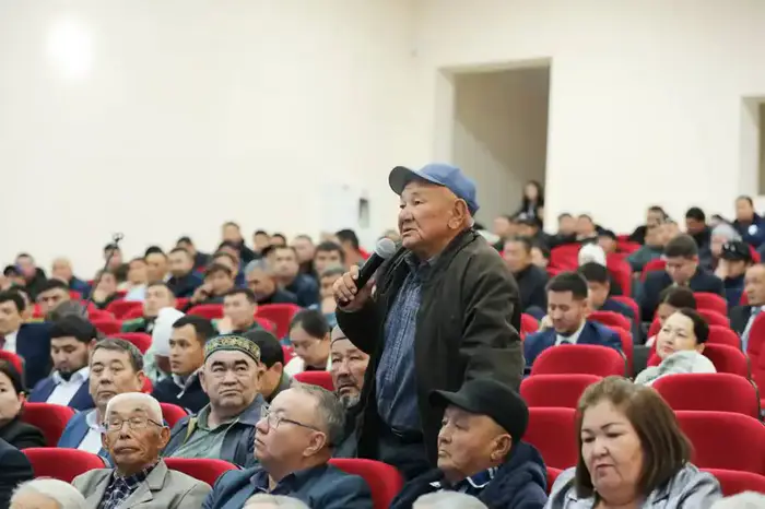 Открытый диалог: глава региона встретился с жителями Тупкараганского района (5)