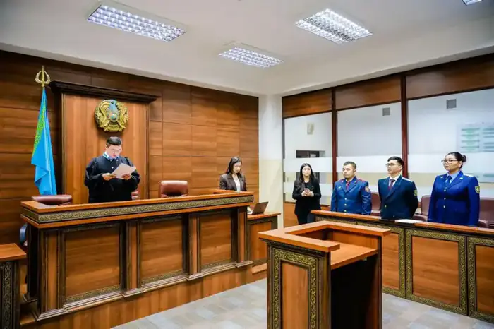 Судебный спектакль: в Астане студенты стали зрителями имитационного процесса против наркомании Уральске