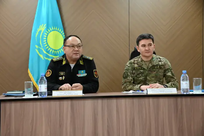 Социальная поддержка военнослужащих: визит заместителя министра обороны в Актауский гарнизон Уральске