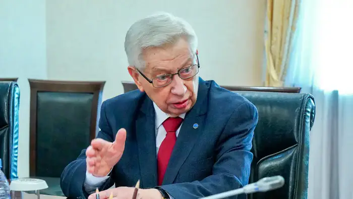 Госслужащие на вечерних курсах: новый взгляд на экономику! Уральске