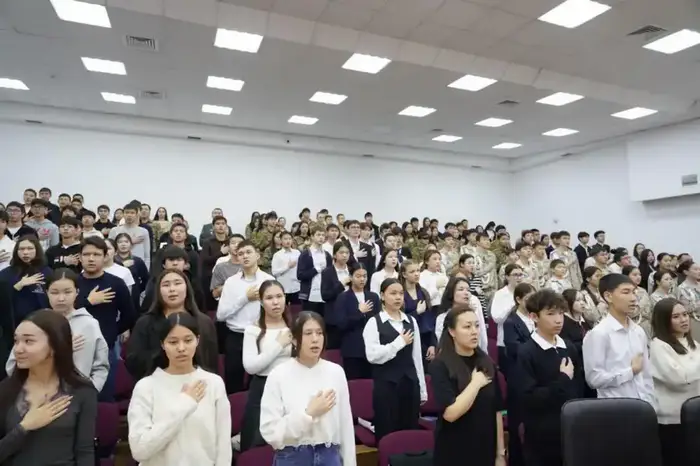 В Астане завершился конкурс военно-патриотической песни, посвященный 100-летию Алии Молдагуловой Уральске