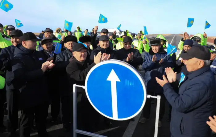На участке автодороги Актобе – Карабутак – Улгайсын завершен первый этап реконструкции протяженностью 28 км и открыто движение транспорта (10)