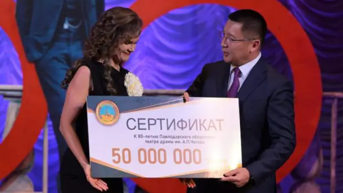 Казахстанские чиновники в ноябре: щедрые подарки, борьба и новые форматы от Tengrinews.kz Уральске