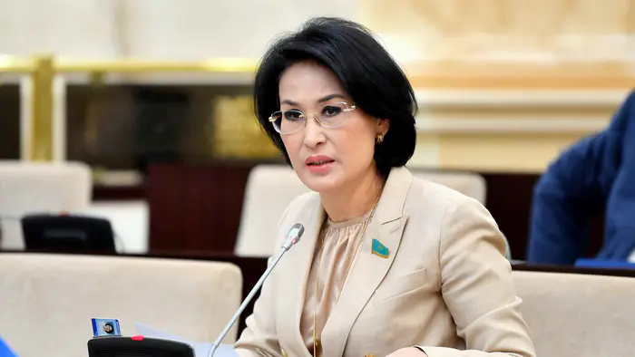 Акмарал Альназарова