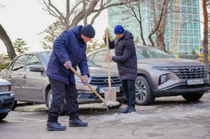 В Астане прошла акция чистоты «Таза Қазақстан» с участием более 200 сотрудников Уральске