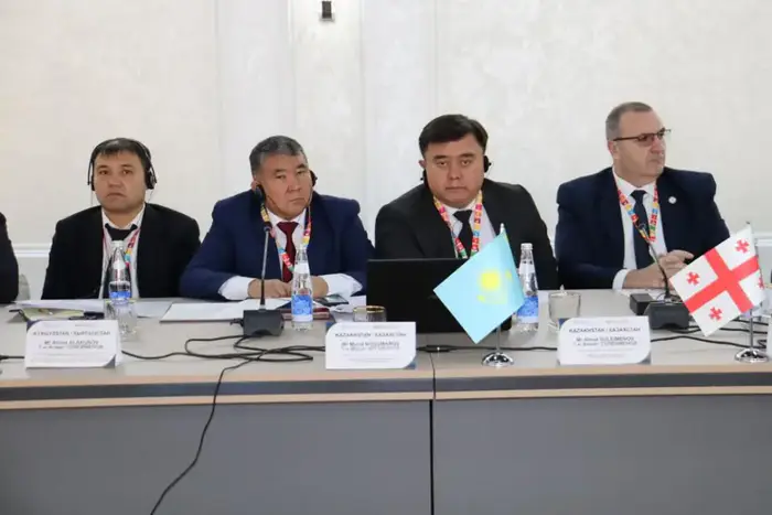 Эксперты Кавказа и Центральной Азии обсудили итоги борьбы с саранчой на международном семинаре в Ташкенте Уральске