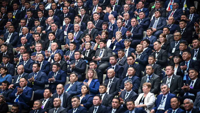 Казахстан на пике событий: Парад костюмов и гаджетов демонстрирует культурное разнообразие, в то время как Президент страны завершает двухдневные переговоры в Кыргызстане с обсуждениями с Жапаровым и встречами с Путиным, Лукашенко и Рахмоном. Уральске