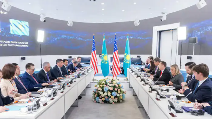 Встреча Трампа и Рубио с премьером Казахстана: Серджио Гор и Олжас Бектенов обсуждают сотрудничество США и Центральной Азии Уральске