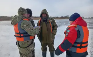 Риски выхода на тонкий лёд и меры безопасности от МЧС