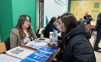 Международные компании представили вакансии на ярмарке для студентов в Esil University