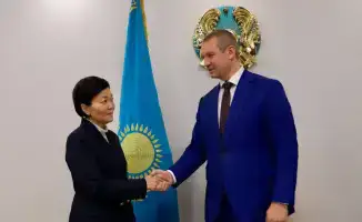 Представление нового председателя КРКССЗН Ильи Скуба министром труда Светланой Жакуповой