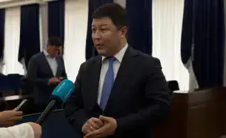 Вице-министр Рахымжан Исакулов встретился с жителями Уральска для обсуждения приватизации завода "Зенит" и вопросов водоснабжения.