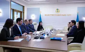 В Конституционном Суде прошла встреча Бакыта Нурмуханова с Алексеем Роговым