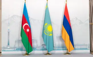 Премьер-министр Армении Никол Пашинян в ходе брифинга в Астане отметил важную роль Казахстана в процессе мирного урегулирования конфликта между Арменией и Азербайджаном. Он подчеркнул, что содействие Казахстана имеет значительное значение для достижения м