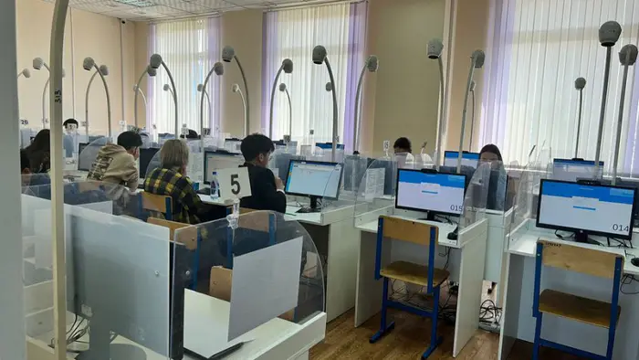 В Казахстане абитуриенты смогут выбирать между традиционным ЕНТ и новым форматом тестирования Уральске