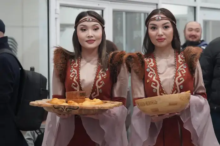 Золотые медали и новые имена: хоккейный триумф Казахстана! Уральске