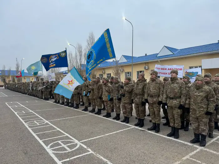 В Бейнеу отмечено начало нового учебного года в разведывательном полку: акцент на подготовку для обеспечения военной безопасности Уральске