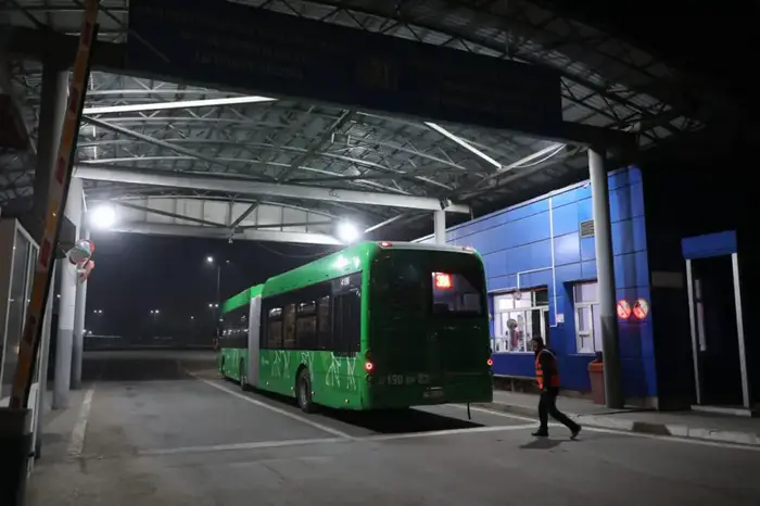 В Алматы продолжаются проверки автотранспорта для улучшения качества воздуха Уральске