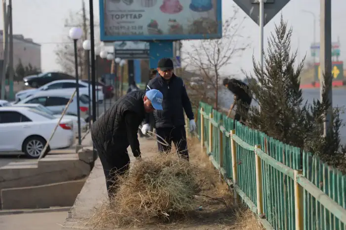 Сарыагаш: Уборка территорий в рамках "Таза Қазақстан" Уральске