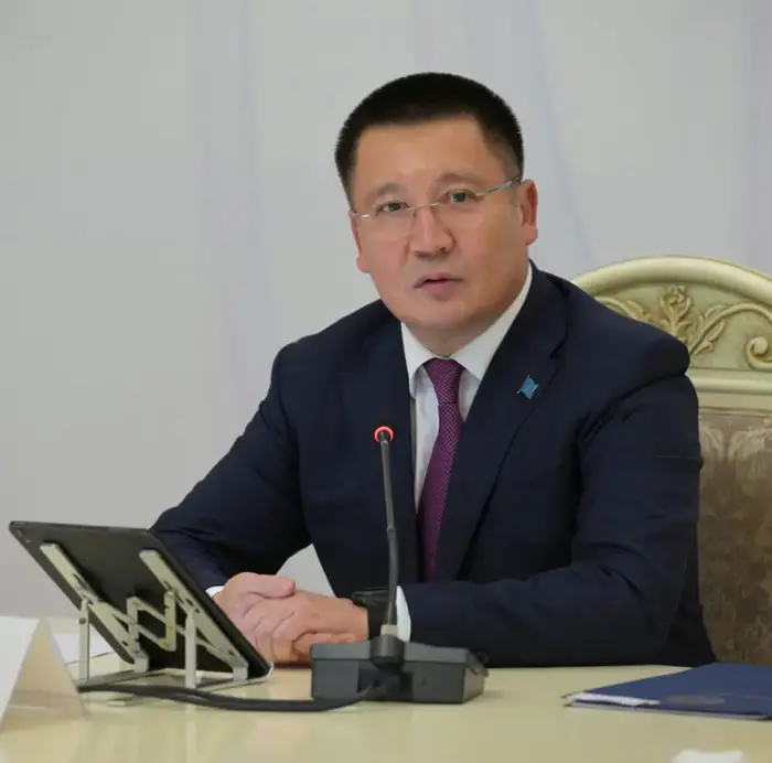 В Доме дружбы прошла встреча с творческой интеллигенцией Уральске
