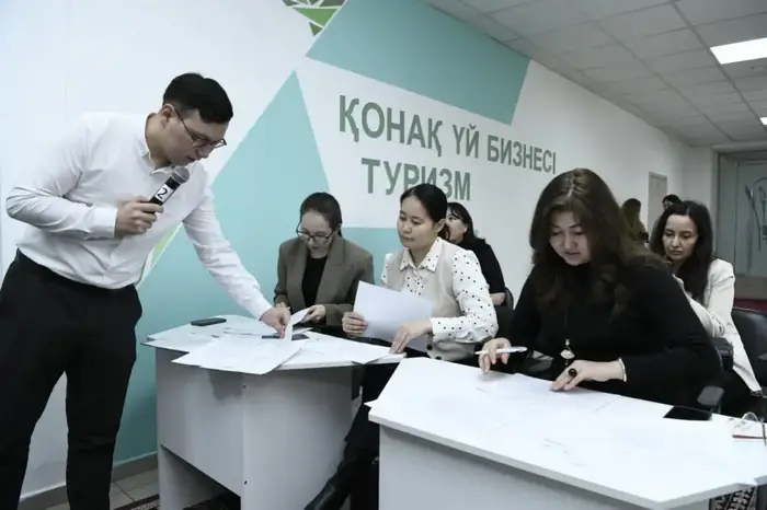 В Астане прошел конкурс «Үздік тазалаушы-2025» среди студентов колледжа (4)