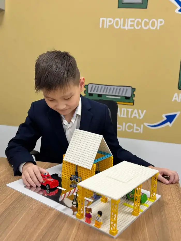 Школьник из Астаны разработал инновационный «умный шлагбаум» на базе Arduino Уральске