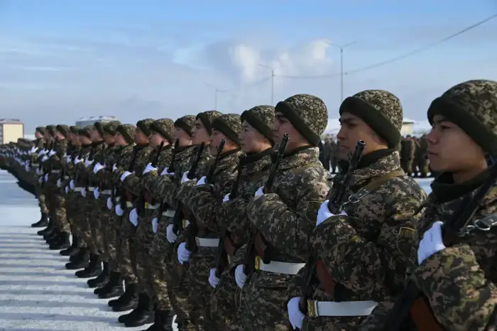 Принятие Военной присяги 600 солдат в Конаеве и Усть-Каменогорске: шаг к укреплению обороноспособности региона Уральске