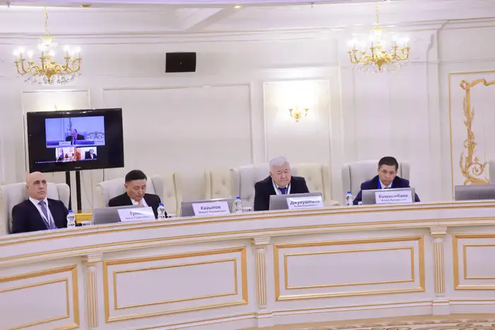 Судьи конституционных судов и судебных органов вместе с судьями Суда ЕАЭС обсудили вопросы практики применения права ЕАЭС (4)