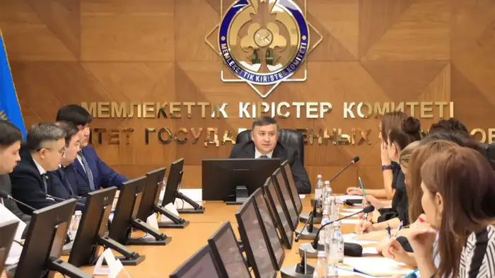 Круглый стол бухгалтеров обсуждение Налогового кодекса налоговая реформа Уральске