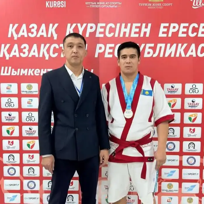 Туркестанские борцы завоевали медали на чемпионате Казахстана по борьбе в Шымкенте Уральске