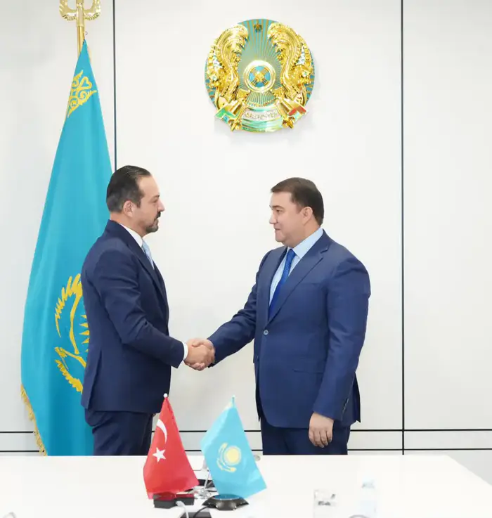 Кушеров встретился с турецким депутатом в Туркестане Уральске