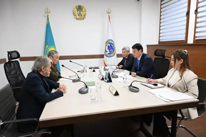 Обсуждение социальных проблем на приеме акима Алматы: жители требуют улучшения инфраструктуры и благоустройства Уральске