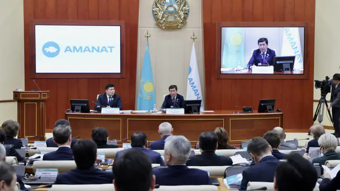 Приоритеты партии Amanat: Политика Президента и итоги работы фракции в Мажилисе Уральске