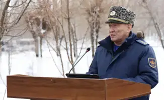 Министр обороны Казахстана увековечил память Бауыржана Момышулы в рамках международного празднования 115-летия
