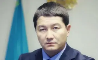 Аким Мангистауской области делится личным опытом о признании отцовства и алиментах, поднимая важные социальные вопросы о семейных обязанностях и ответственности.
