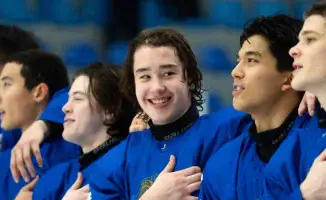 Сборная Казахстана одержала разгромную победу с 14 голами над Францией на чемпионате мира по хоккею U-20 в дивизионе I