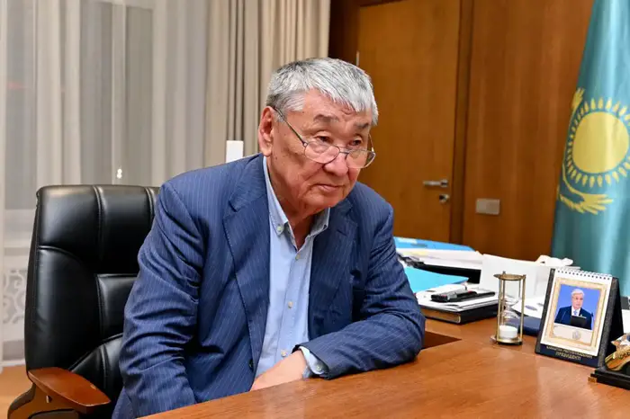 Глава региона обсудил культурные инициативы с поэтом Иранбеком Оразбаевым Уральске
