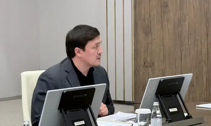 Глава региона принял акимов и руководителей управлений (3)