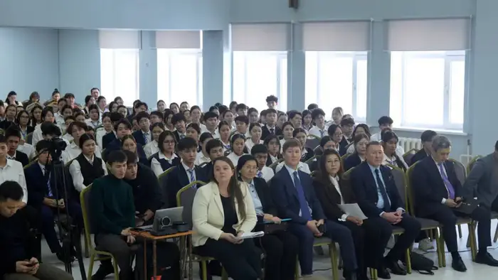 Более 150 тысяч школьников Астаны и Акмолинской области приняли участие в экочасе на тему водосбережения «Экономь воду – сохраняй будущее» (7)