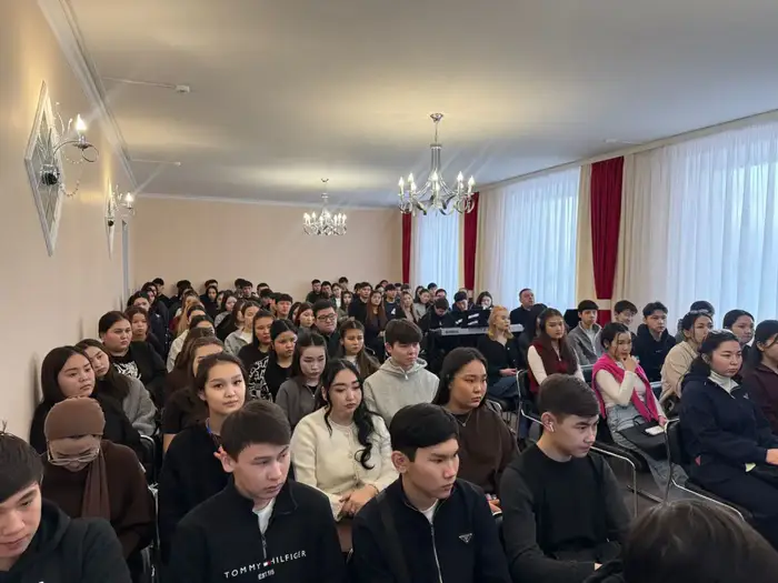 Молодежная диалоговая площадка: «Таза Қазақстан — единство и ответственность» Уральске